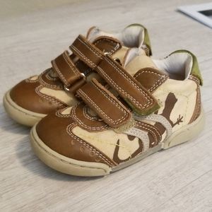 Toddler boy Primigi leather velcro shoes 5.5